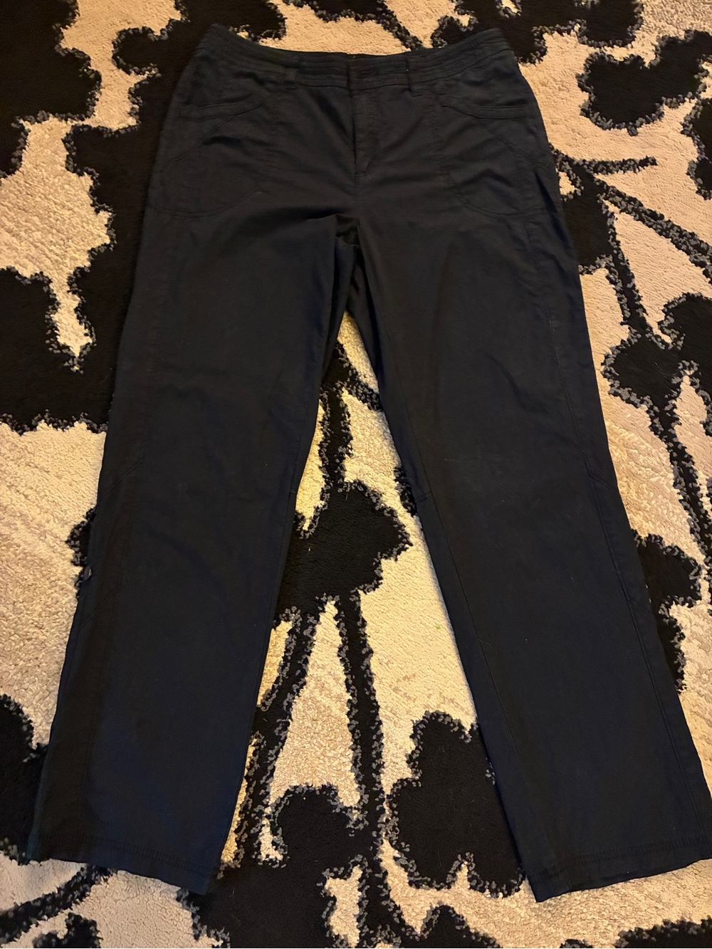 Indigo Women's Black Straight-Leg Jeans